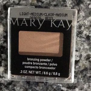 Mary Kay bronzing powder